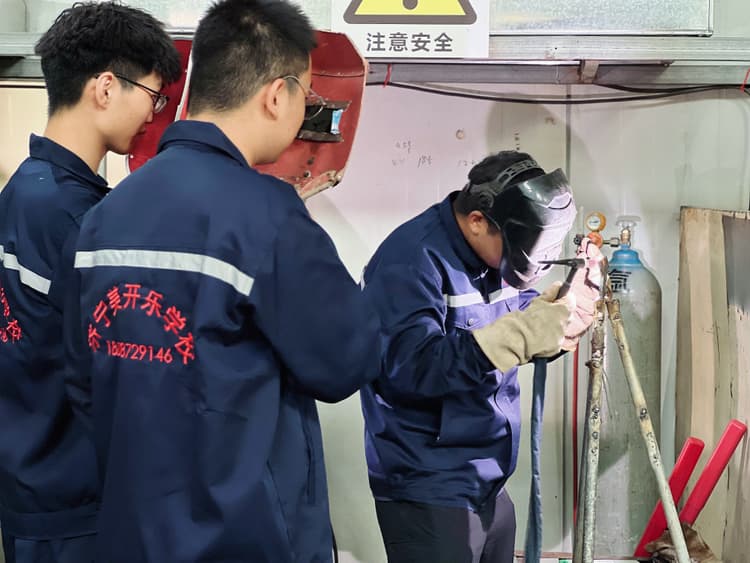 全能焊接班